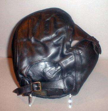 Early 1900's Victor Crescent Basemitt Back